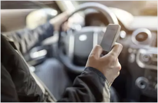 3 Types of Distracted Driving and How to Avoid It